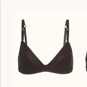 Lively Deep V No Wire Bra in Black